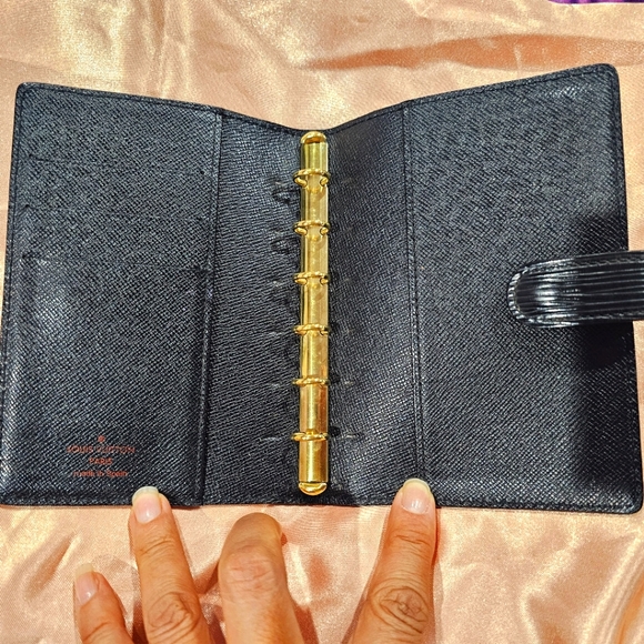 Authentic Louis Vuitton Epi Black Agenda - Picture 6 of 6